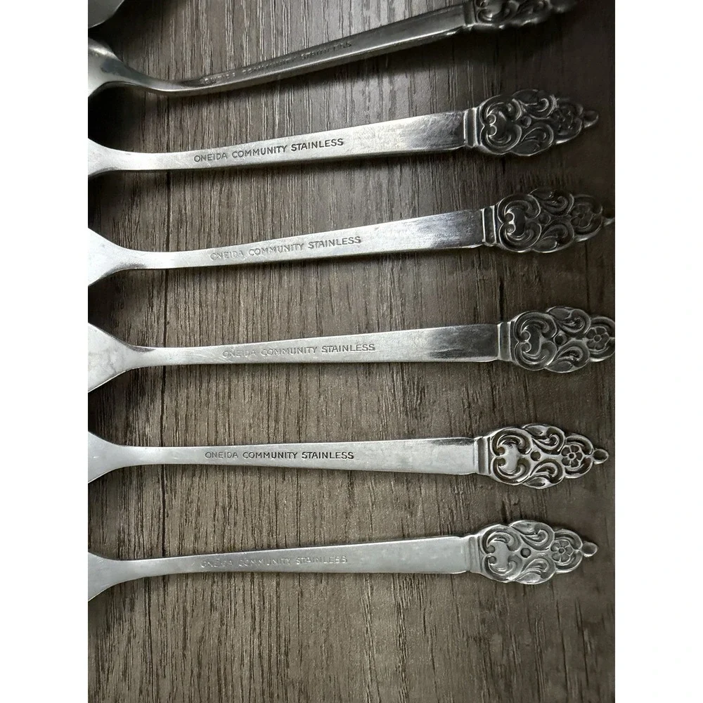 Oneida VINLAND Community Stainless flatware 18pcs Silverware Forks Spoon Knives